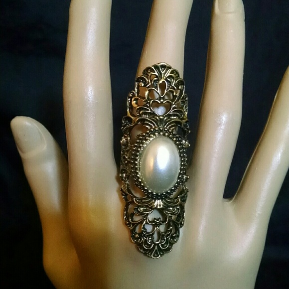 Beautiful Unique antique style filigree pearl ring